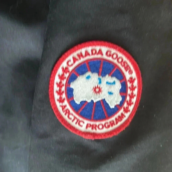 Canada goose black parka with real  fur trim hood kensington - Picture 5 of 15